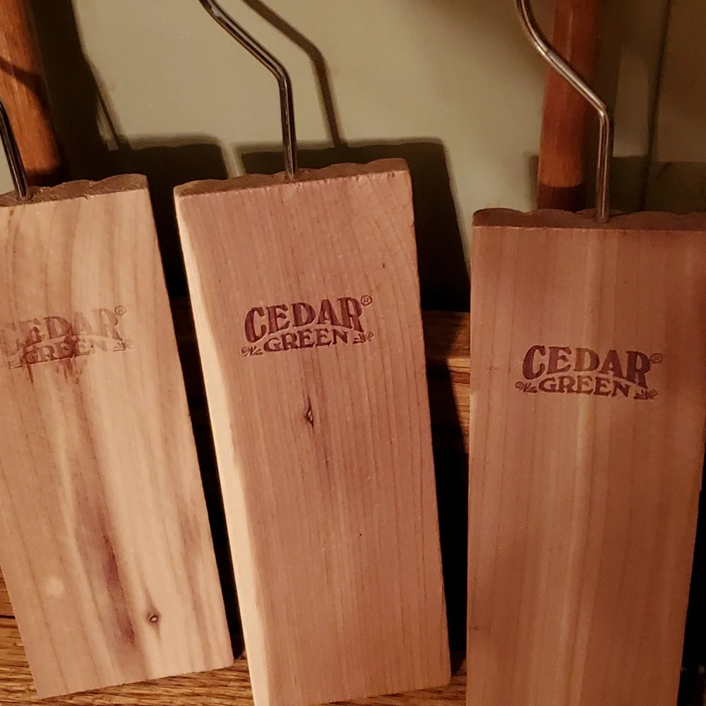 Cedar Green Cedar Hang Ups Quantity 10